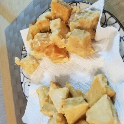 簡単で美味しくできました
片栗粉のみ　と　片栗粉&薄力粉
の2種類作りました
薄力粉を入れると　ゴツゴツ感がでてより唐揚げみたいになりました
見た目だけですが